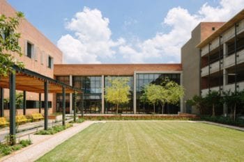 hospitals-in-south-africa-350×233